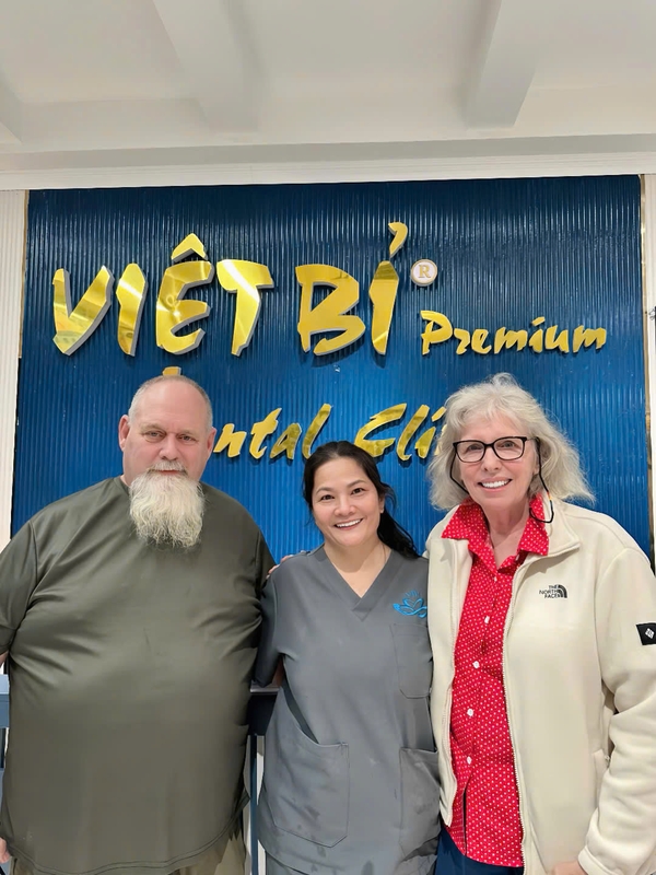 Sarah T., Porcelain Veneers patient at Viet Bi Dental